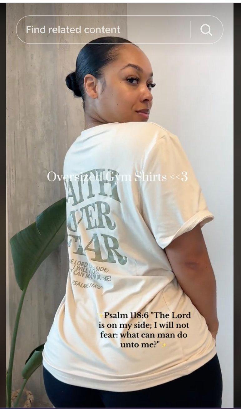 creator selling an oversized t-shirt on tiktok